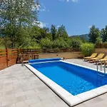 Pet Friendly In בית נופש Plesce