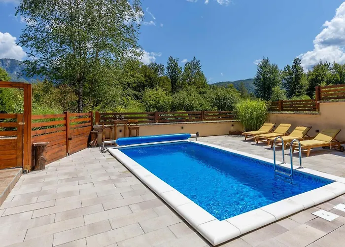 Pet Friendly In Plesce Prázdninový dům Osilnica