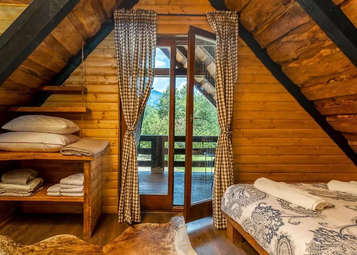 Pet Friendly In Plesce Prázdninový dům Osilnica